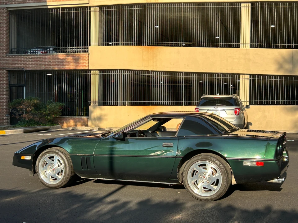 1990 Chevrolet Corvette C4 - Image 23 of 31