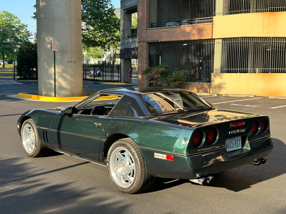 1990 Chevrolet Corvette C4 - Image 24 of 31
