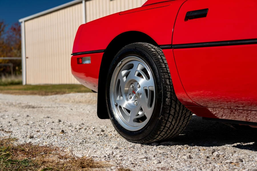 1990 Chevrolet Corvette C4 - Image 12 of 23