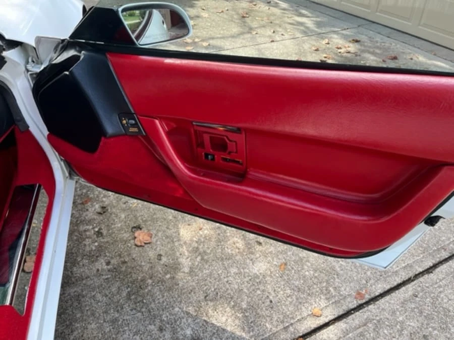 1990 Chevrolet Corvette C4 - Image 10 of 19