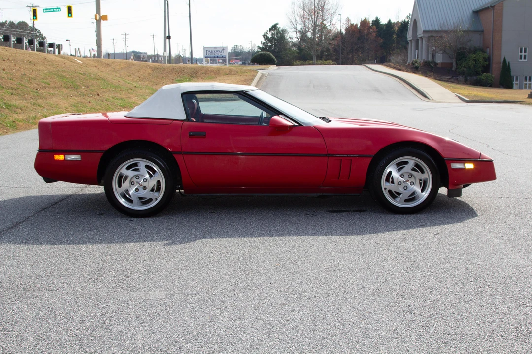 1990 Chevrolet Corvette C4 - Image 25 of 31