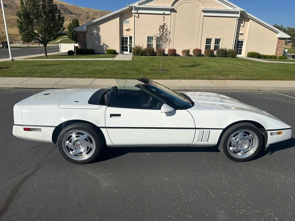 1990 Chevrolet Corvette C4 - Image 7 of 31