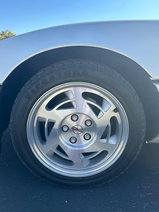 1990 Chevrolet Corvette C4 - Image 25 of 31