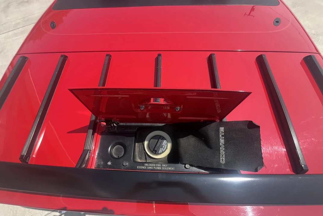 1990 Chevrolet Corvette C4 - Image 17 of 31