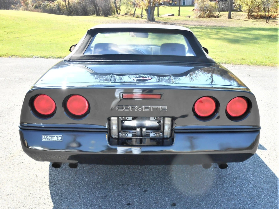 1990 Chevrolet Corvette C4 - Image 18 of 21