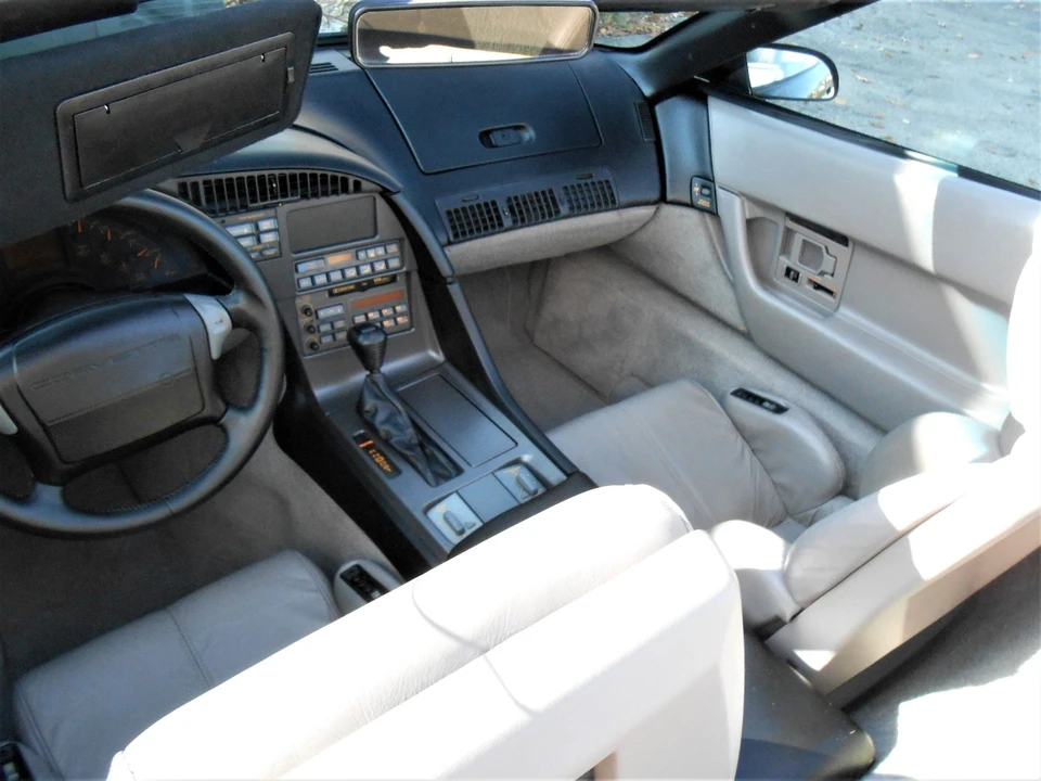 1990 Chevrolet Corvette C4 - Image 11 of 21