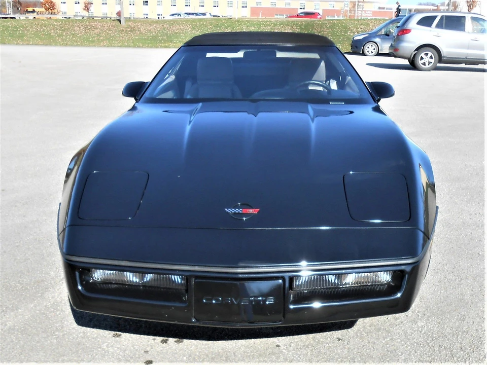 1990 Chevrolet Corvette C4 - Image 17 of 21