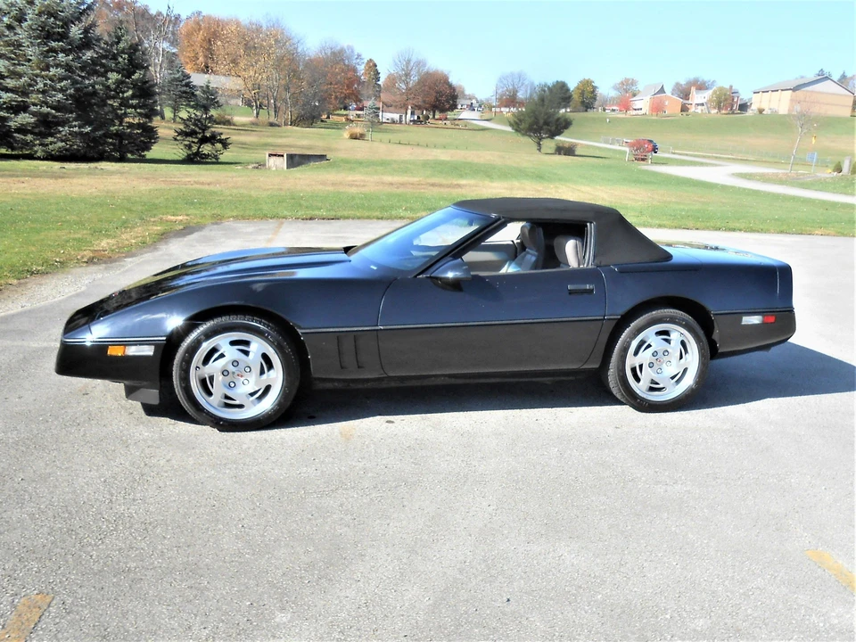 1990 Chevrolet Corvette C4 - Image 15 of 21
