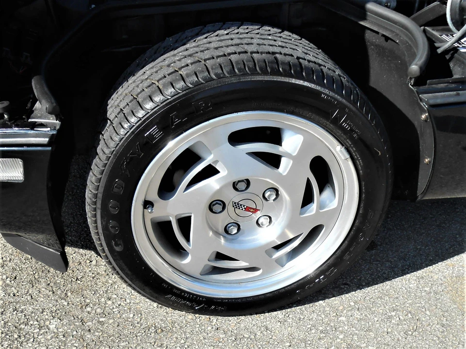 1990 Chevrolet Corvette C4 - Image 3 of 21