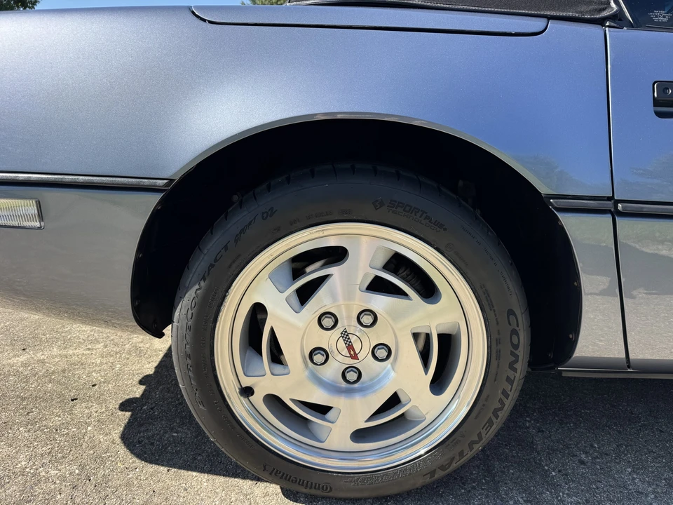 1990 Chevrolet Corvette C4 - Image 24 of 29