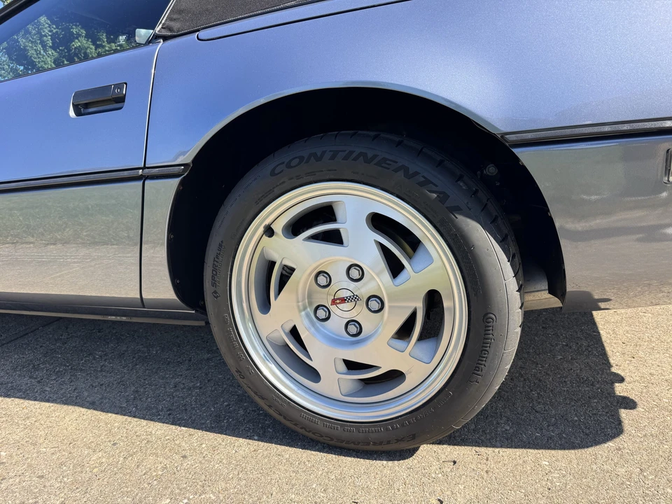 1990 Chevrolet Corvette C4 - Image 23 of 29