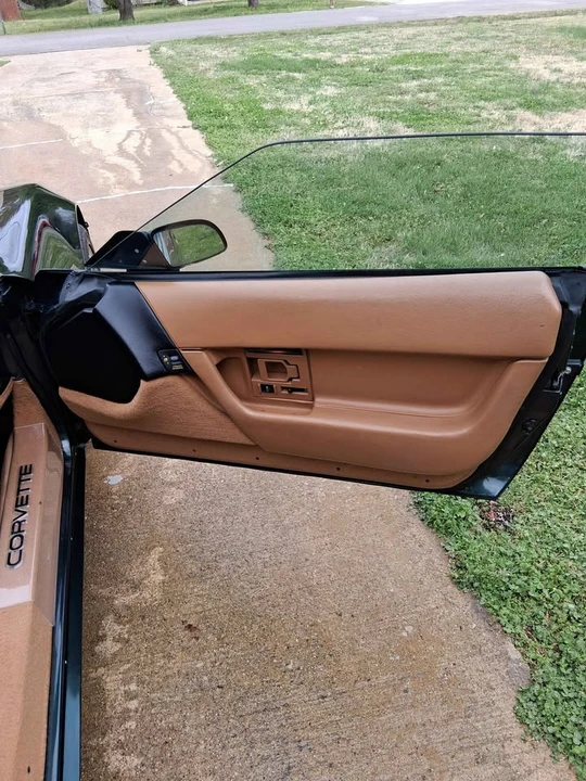 1990 Chevrolet Corvette C4 - Image 14 of 16
