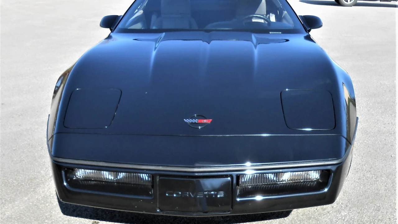 1990 Chevrolet Corvette C4 - Image 9 of 19