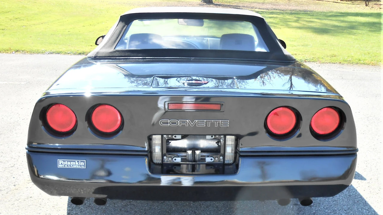 1990 Chevrolet Corvette C4 - Image 10 of 19