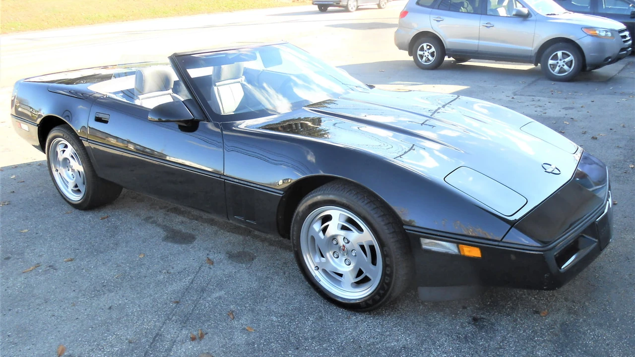 1990 Chevrolet Corvette C4 - Image 12 of 19