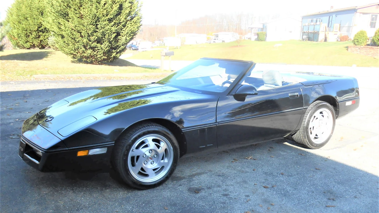 1990 Chevrolet Corvette C4 - Image 13 of 19