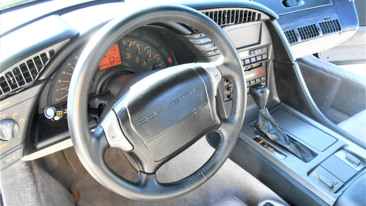 1990 Chevrolet Corvette C4 - Image 17 of 19