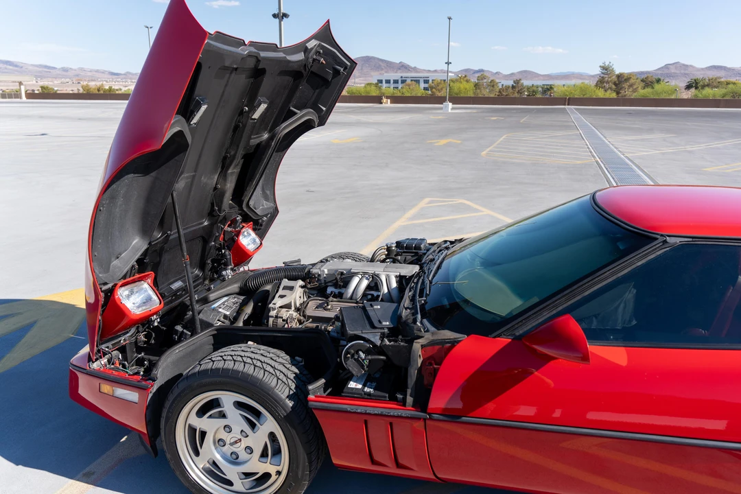 1990 Chevrolet Corvette C4 - Image 25 of 31
