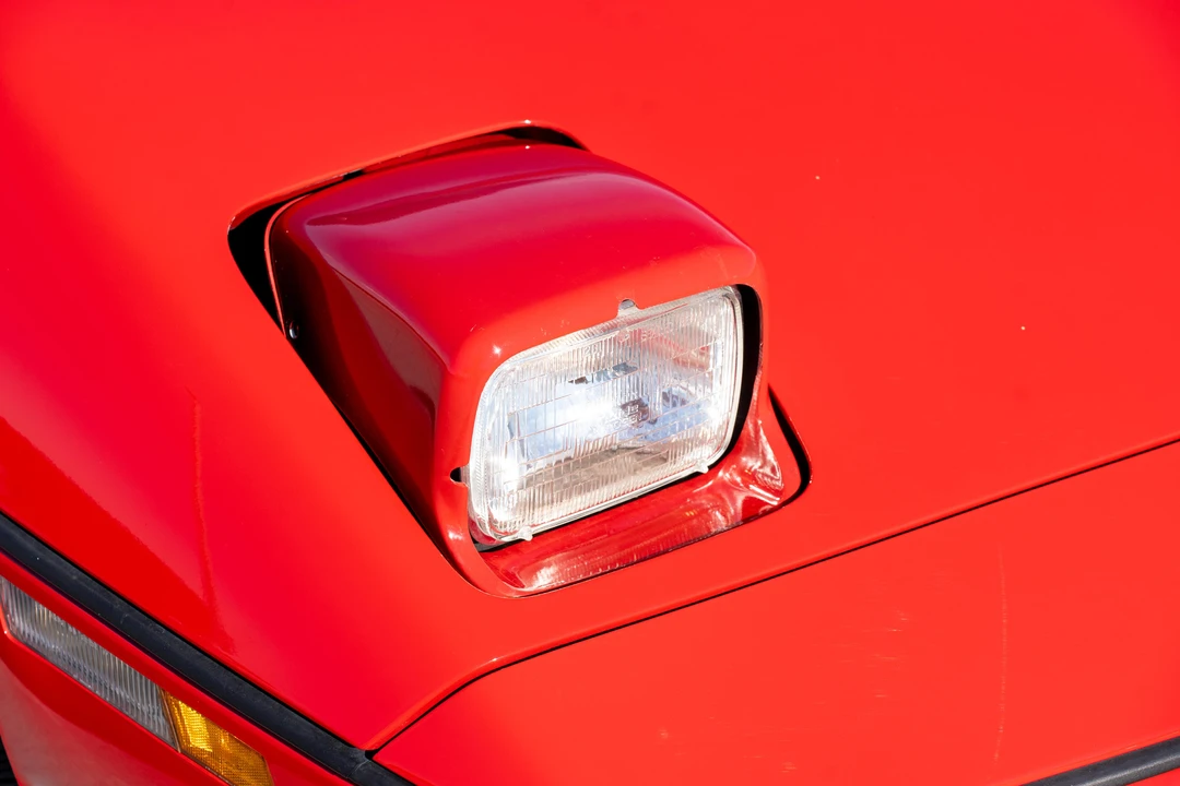 1990 Chevrolet Corvette C4 - Image 28 of 31