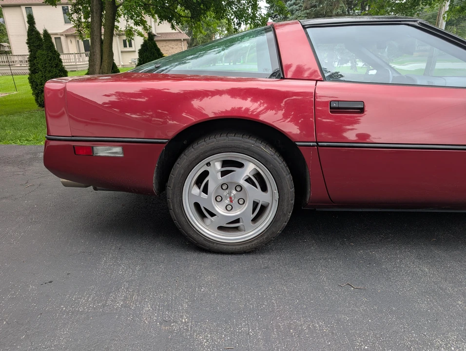 1990 Chevrolet Corvette C4 - Image 22 of 31