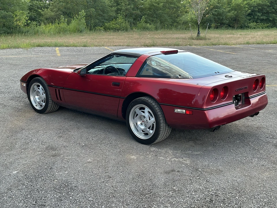 1990 Chevrolet Corvette C4 - Image 19 of 31