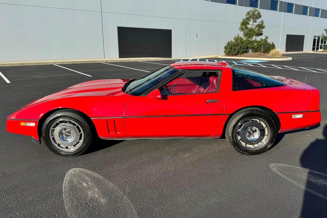 1990 Chevrolet Corvette C4 - Image 3 of 31