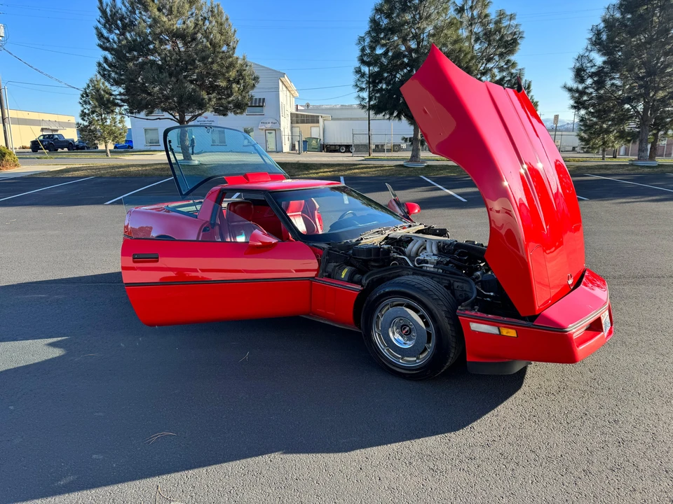 1990 Chevrolet Corvette C4 - Image 16 of 31