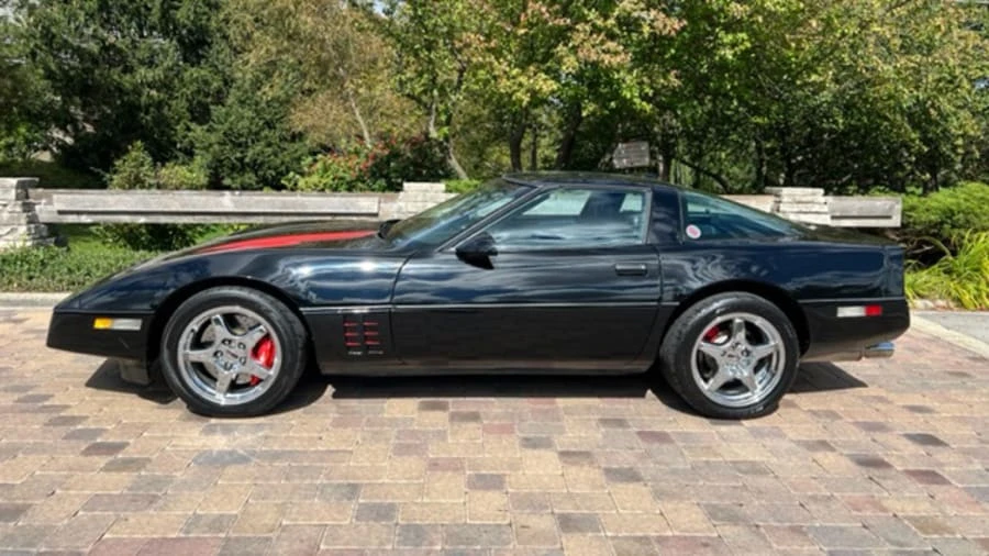 1990 Chevrolet Corvette C4 - Image 2 of 13