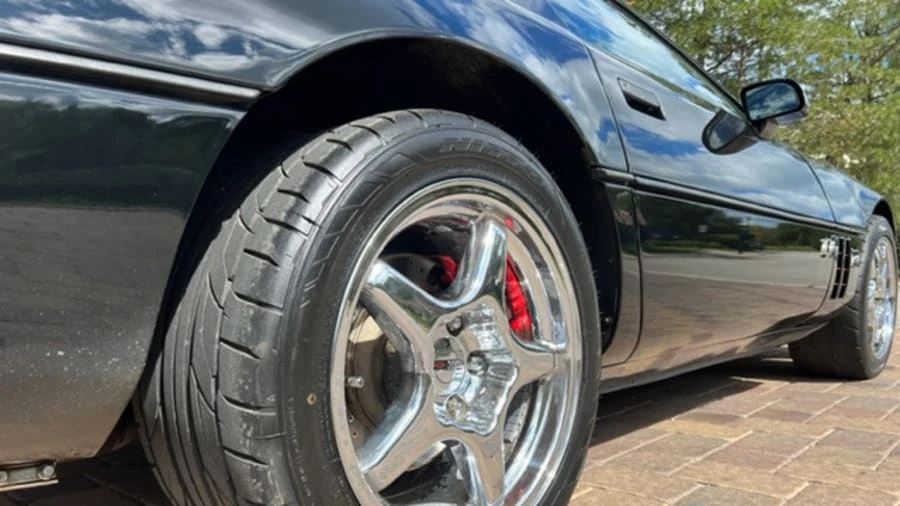 1990 Chevrolet Corvette C4 - Image 8 of 13