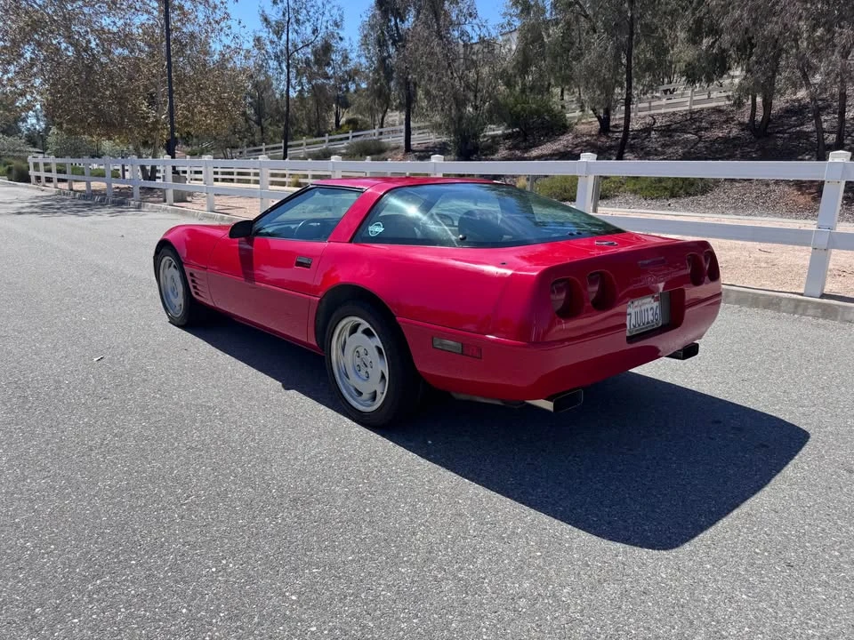 1990 Chevrolet Corvette C4 - Image 2 of 11
