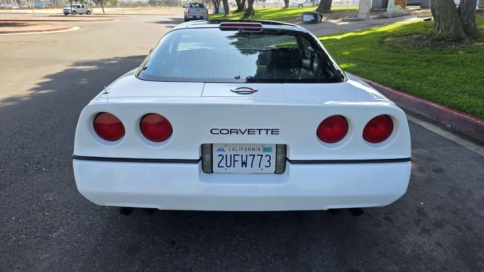 1990 Chevrolet Corvette C4 - Image 4 of 14