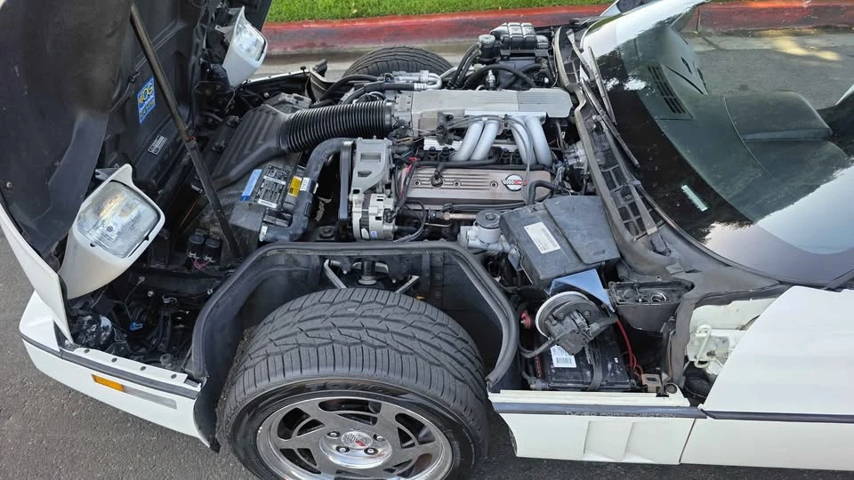1990 Chevrolet Corvette C4 - Image 10 of 14