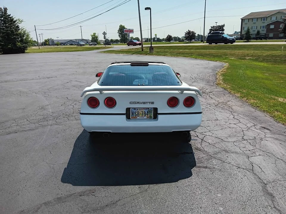 1990 Chevrolet Corvette C4 - Image 9 of 11