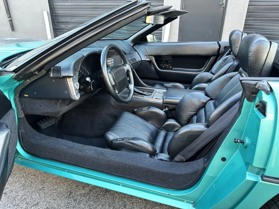 1990 Chevrolet Corvette C4 - Image 24 of 31