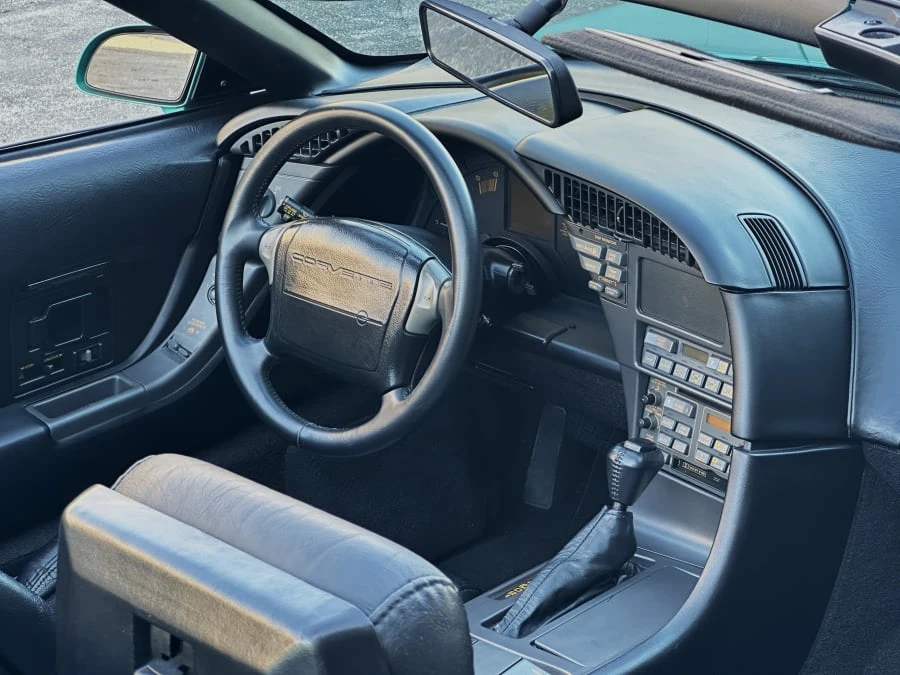 1990 Chevrolet Corvette C4 - Image 27 of 31