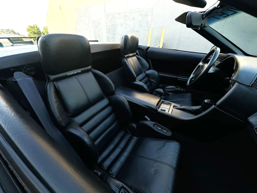 1990 Chevrolet Corvette C4 - Image 28 of 31