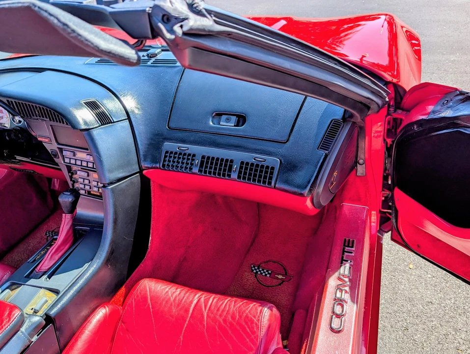 1990 Chevrolet Corvette C4 - Image 14 of 16