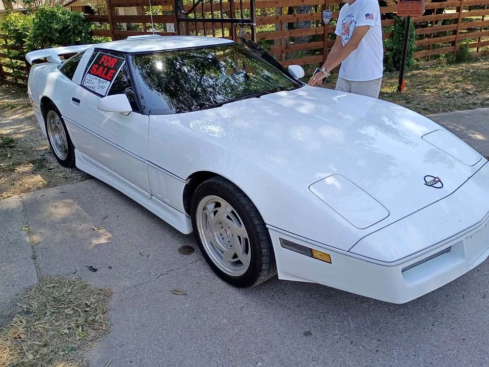 1990 Chevrolet Corvette C4 - Image 1 of 5