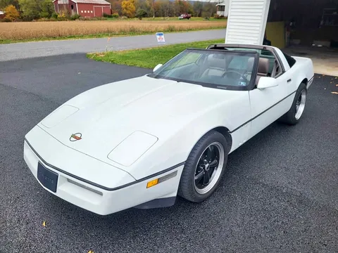 1990 Chevrolet Corvette Stingray Coupe 2D