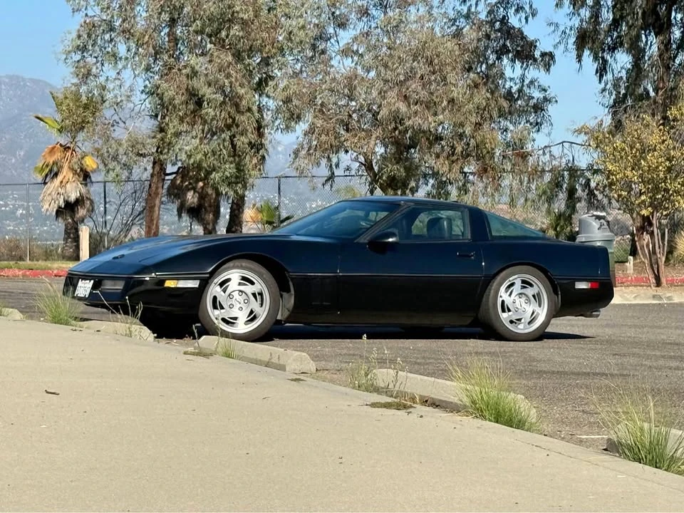 1990 Chevrolet Corvette C4 - Image 1 of 4