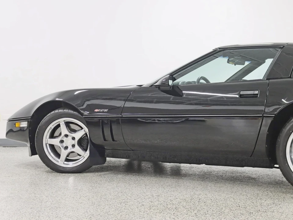 1990 Chevrolet Corvette C4 - Image 14 of 21