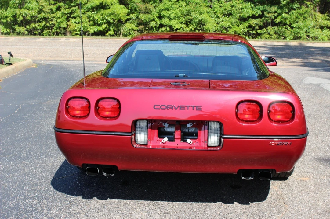 1990 Chevrolet Corvette C4 ZR1 - Image 25 of 27