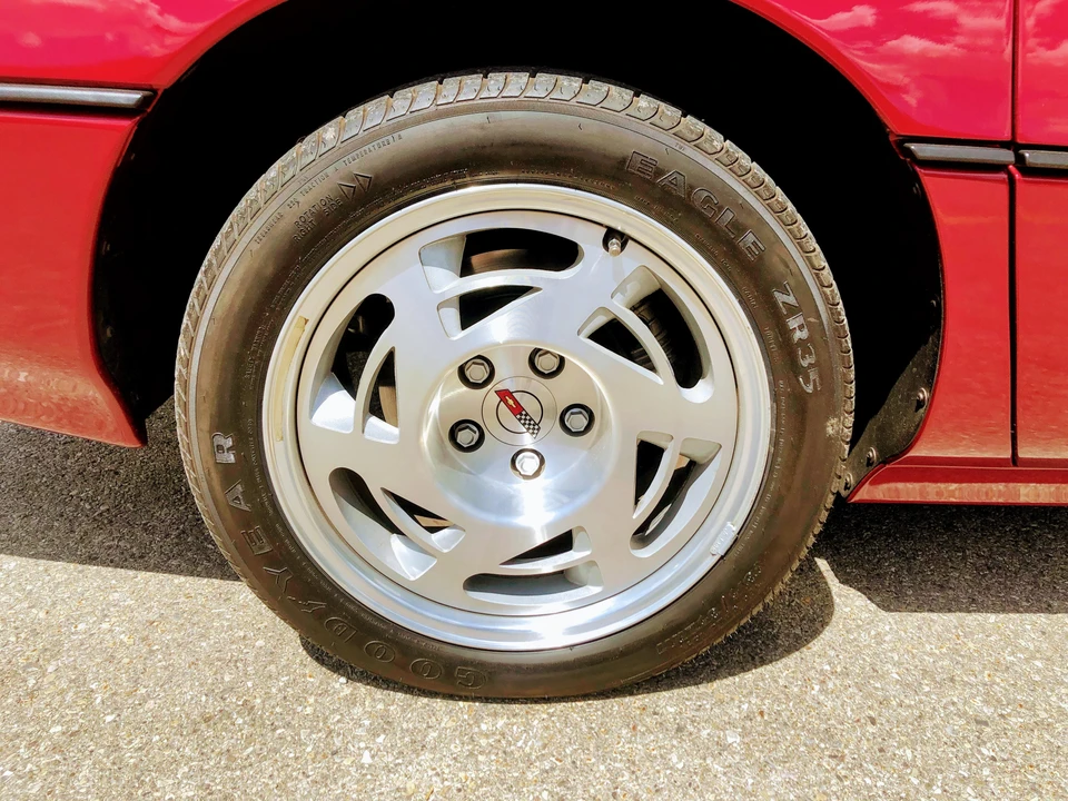 1990 Chevrolet Corvette C4 ZR1 - Image 25 of 31