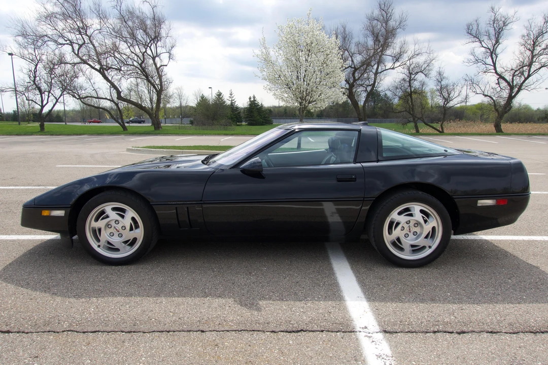 1990 Chevrolet Corvette C4 ZR1 - Image 15 of 31