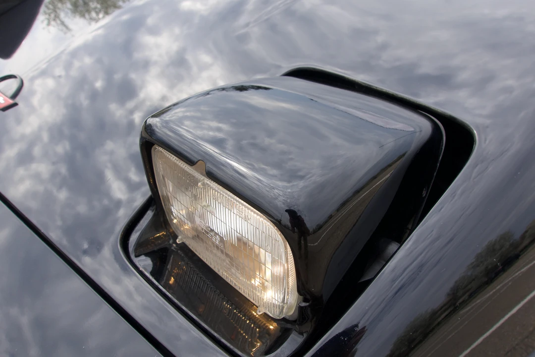1990 Chevrolet Corvette C4 ZR1 - Image 25 of 31