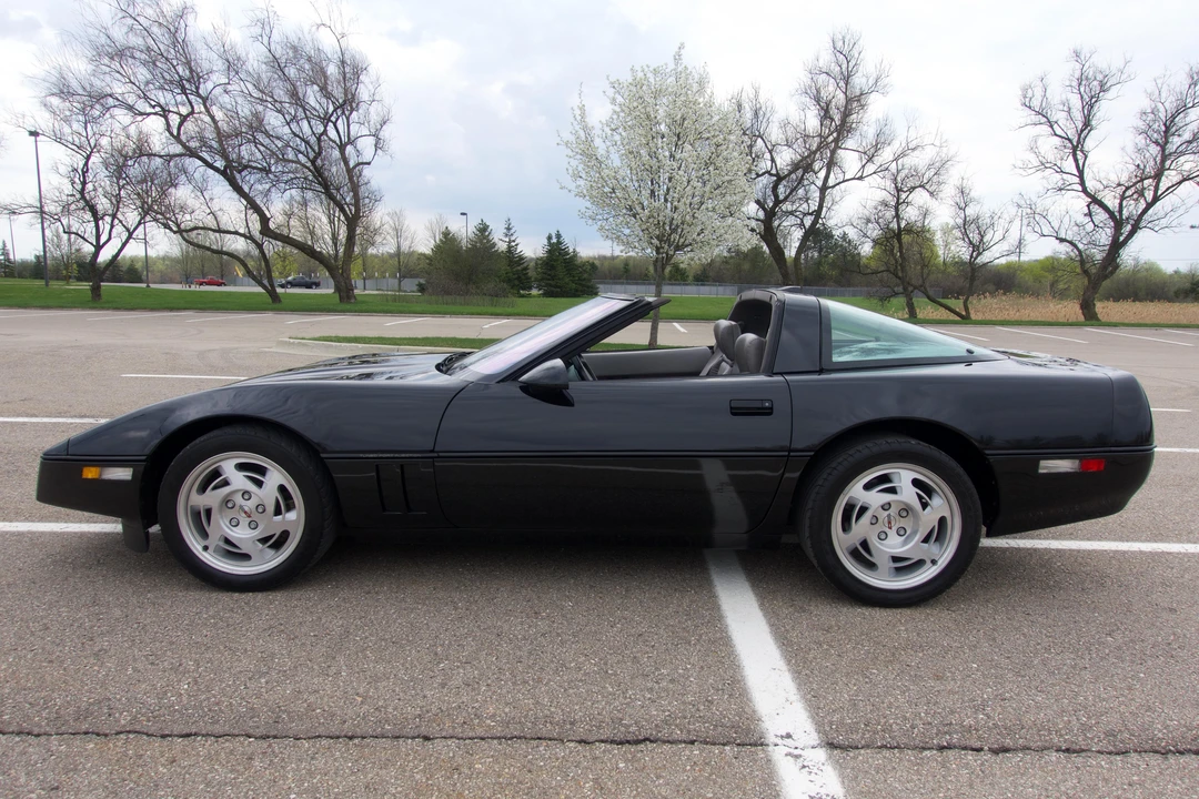 1990 Chevrolet Corvette C4 ZR1 - Image 7 of 31