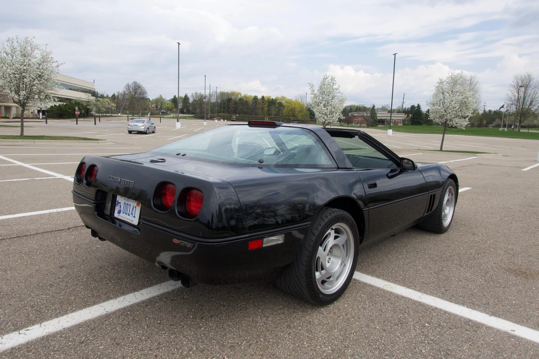 1990 Chevrolet Corvette C4 ZR1 - Image 9 of 31