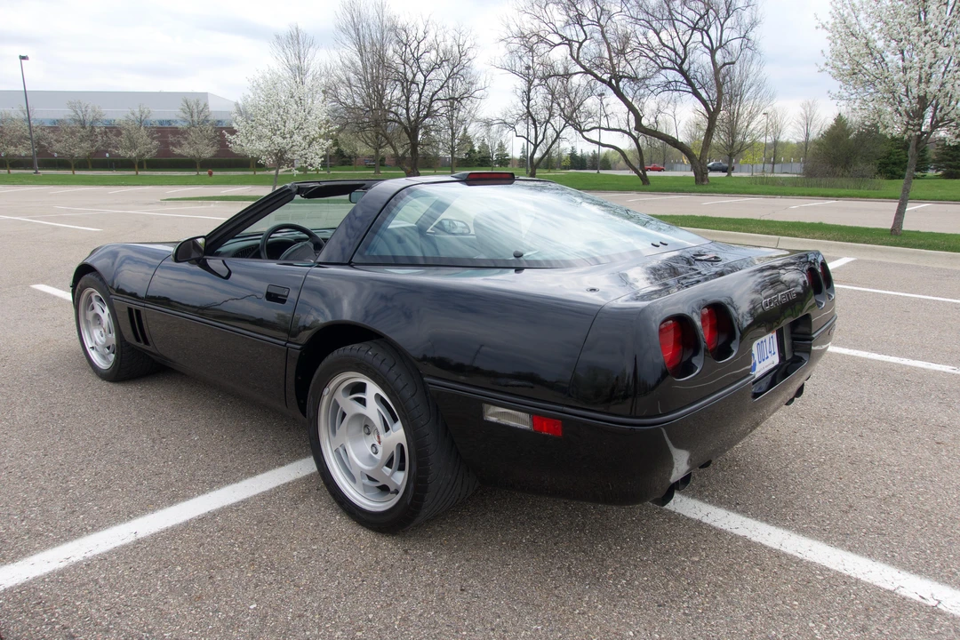1990 Chevrolet Corvette C4 ZR1 - Image 8 of 31