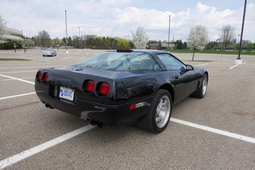 1990 Chevrolet Corvette C4 ZR1 - Image 18 of 31