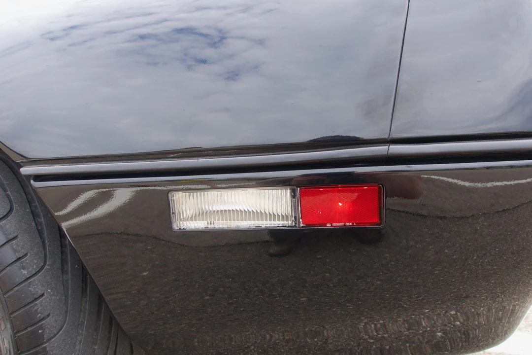 1990 Chevrolet Corvette C4 ZR1 - Image 30 of 31